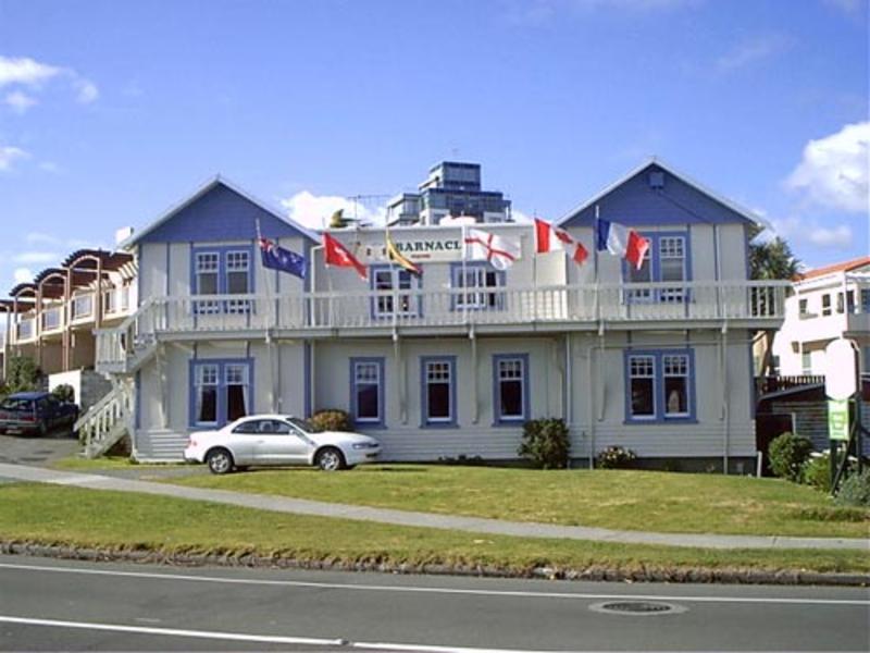 Barnacles Seaside Inn Paraparaumu Exterior foto